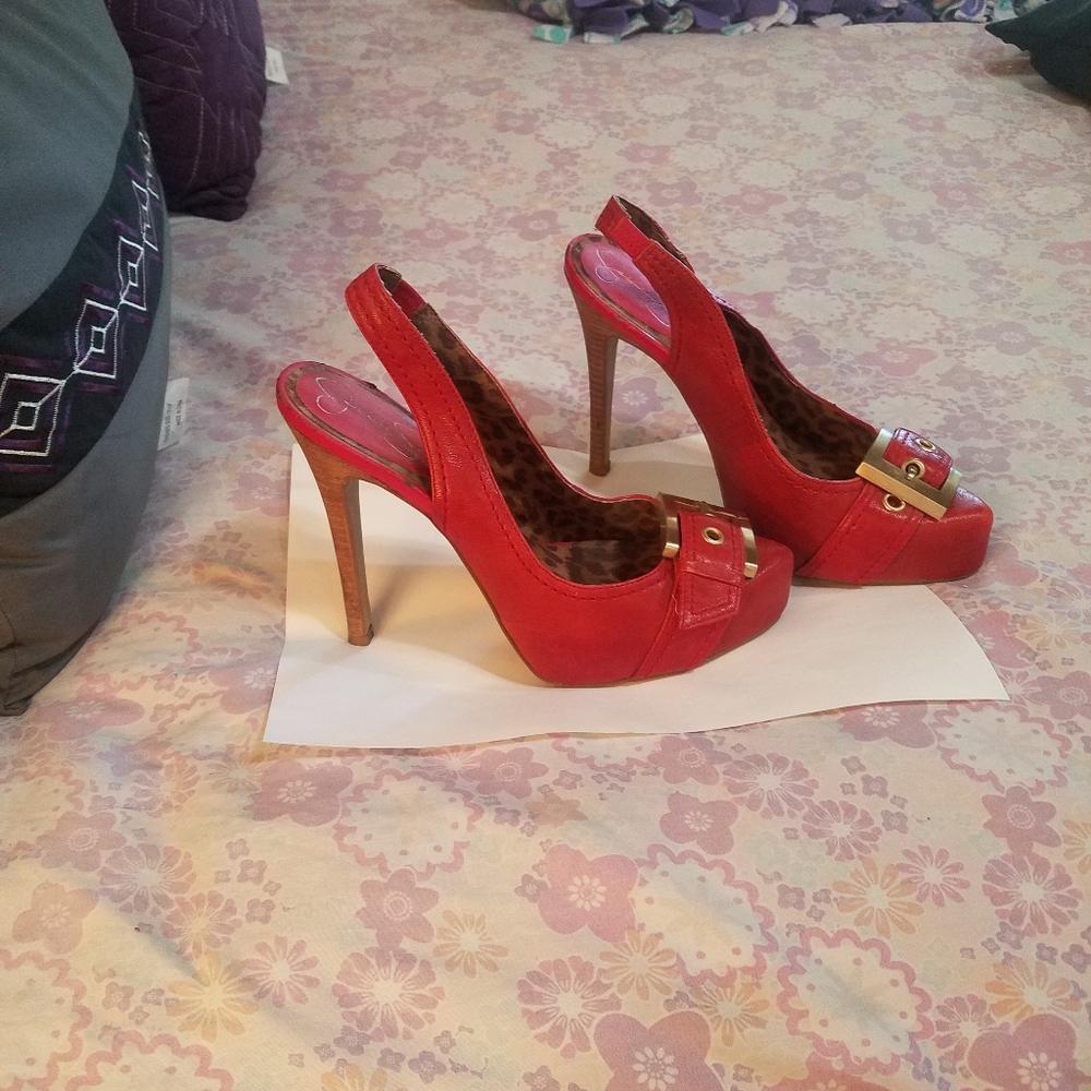 Red wooden heeled Jessica Simpson slingbacks - Picture 2 of 4